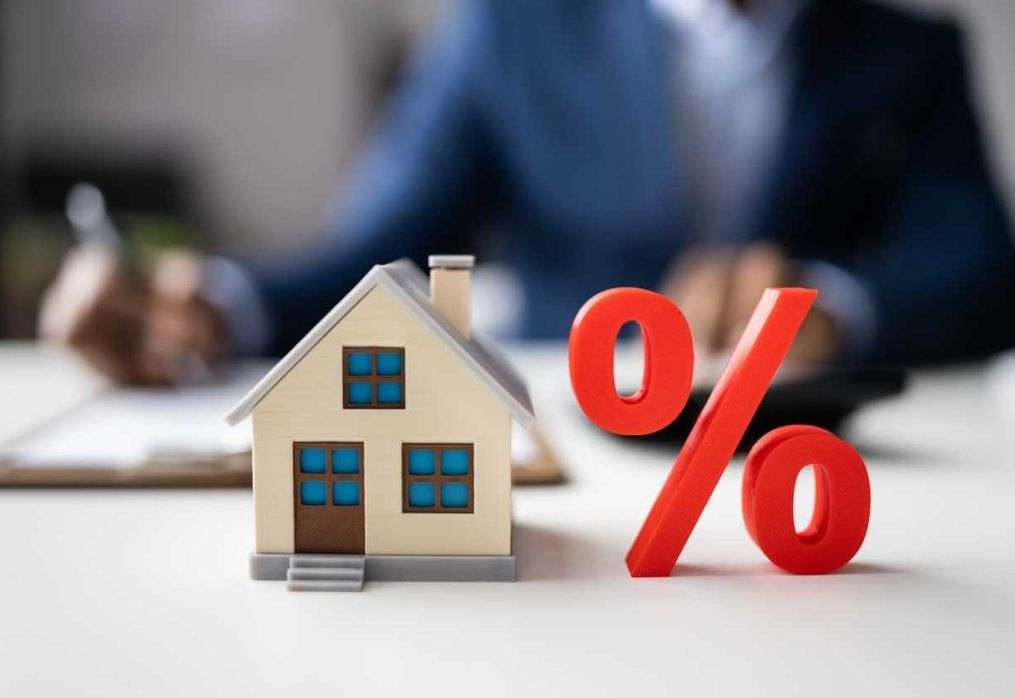 Mortgage Rate Dynamics in 2024: Anticipated Trends and Impact on Real Estate